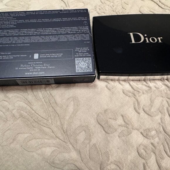 Dior Forever Natural Velvet Longwear Compact Matte Foundation #2W Warm 0.35Oz - Picture 2 of 2